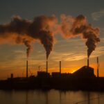 Ilustrasi dampak polusi udara industri. (Foto: Freepik)